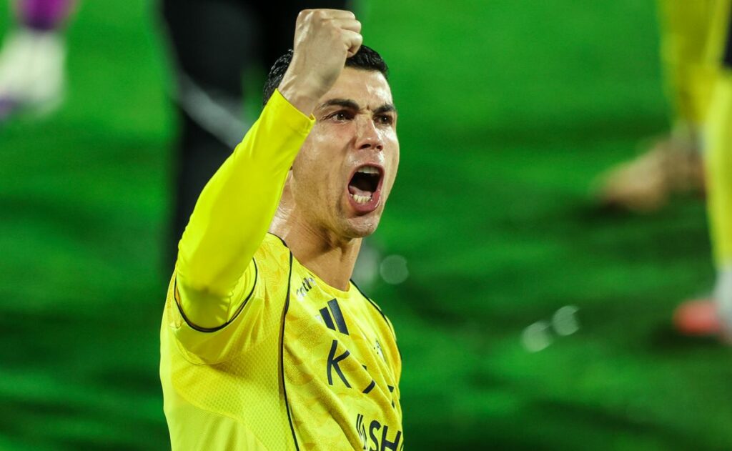 호날두 알나스르 복귀 첫 골로 경기장 점령