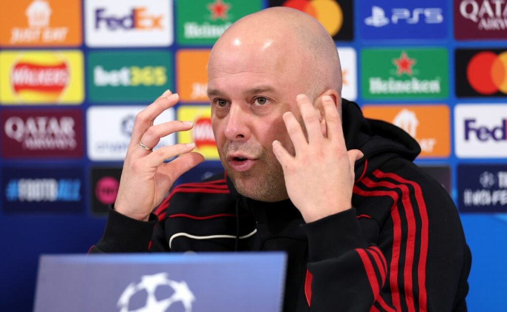 리버풀 위기속 슬롯 감독, 사비 알론소와의 대결?