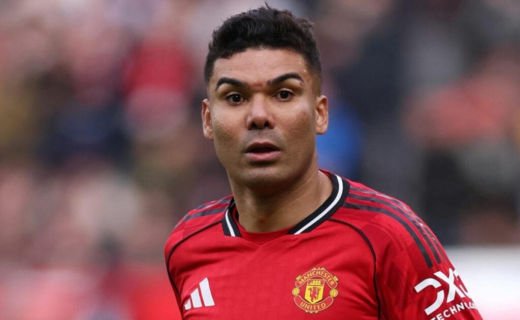 Carlos Casemiro has reportedly picked a Premier League star as his replacement at Manchester United